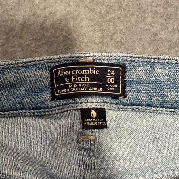 A&F jeans - Picture 2 of 3